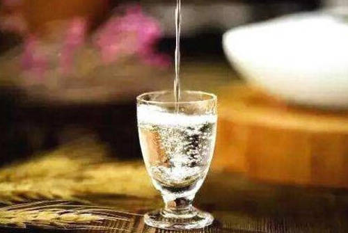 泸州酒为什么有这么多系列,跟泸州沾边的酒怎么这么多