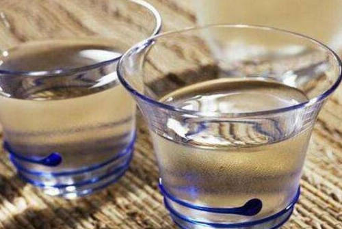 泸州老窖和五粮精酿哪个酒好-泸州老窖和五粮液口感区别
