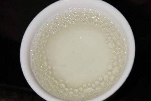贵州茅台的价格是多少?(探寻茅台酒背后的市场逻辑)