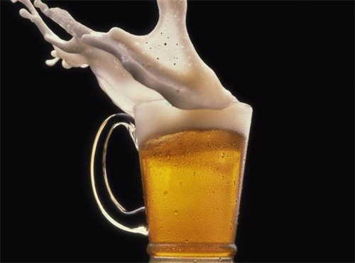 青岛啤酒之所以成为名酒的原因分析